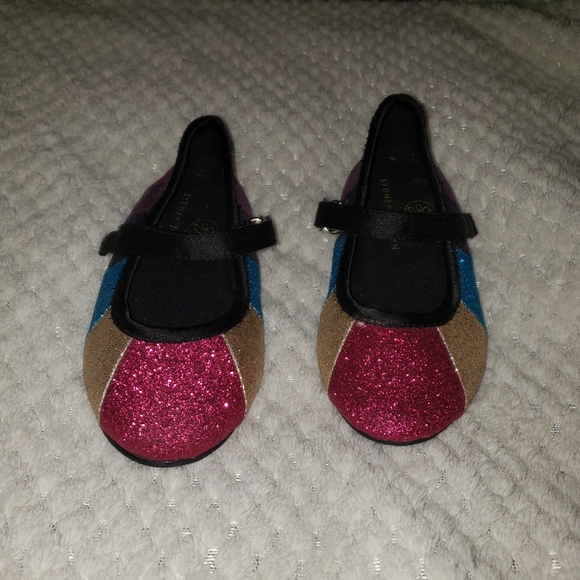 Tap Shoes - Picture 2 of 5